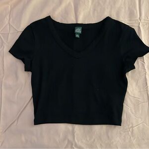 (2 pack) crop tshirt xs black and green